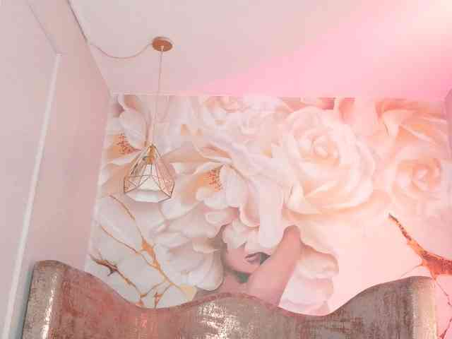 nylaroyale webcam