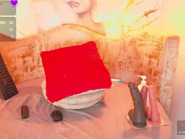 nylaroyale webcam