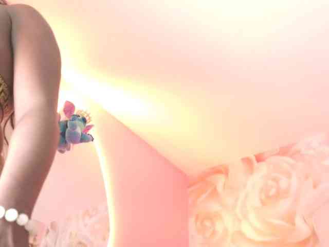 nylaroyale webcam