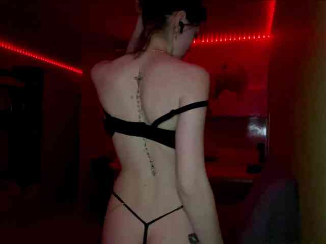 Naomii1 webcam
