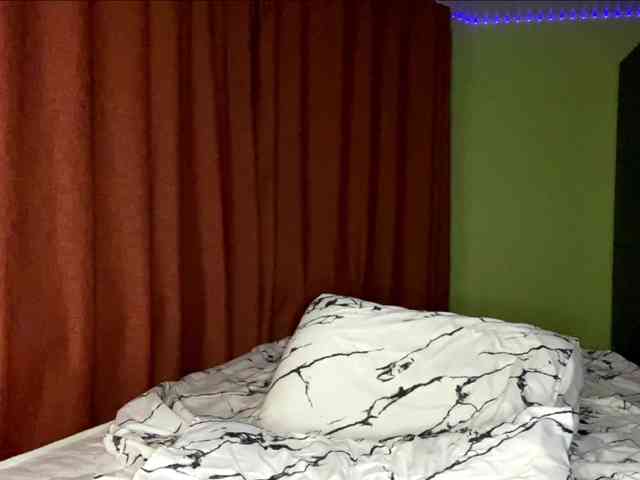 Naomii1 webcam