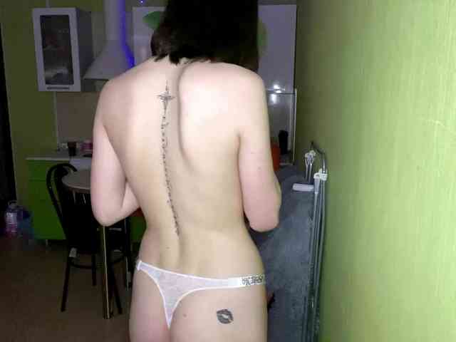 Naomii1 webcam