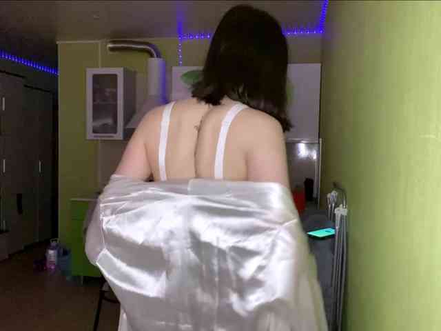 Naomii1 webcam