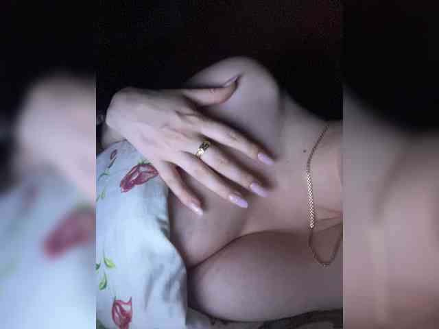 LadyCherry webcam