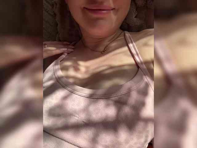 LadyCherry webcam