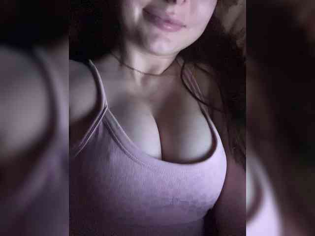 LadyCherry webcam