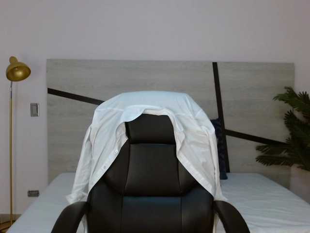 adharaC live cam on BongaCams