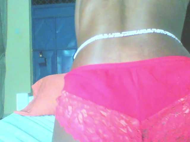 sexybaddie1 live cam on BongaCams