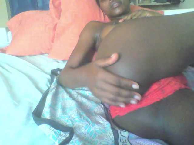 sexybaddie1 live cam on BongaCams
