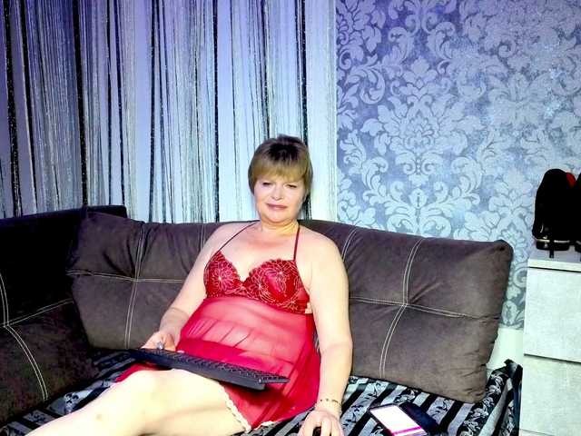 LoraMoon live cam