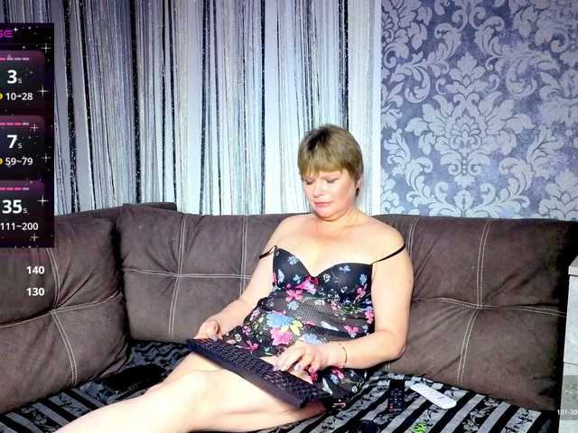 LoraMoon live cam on BongaCams
