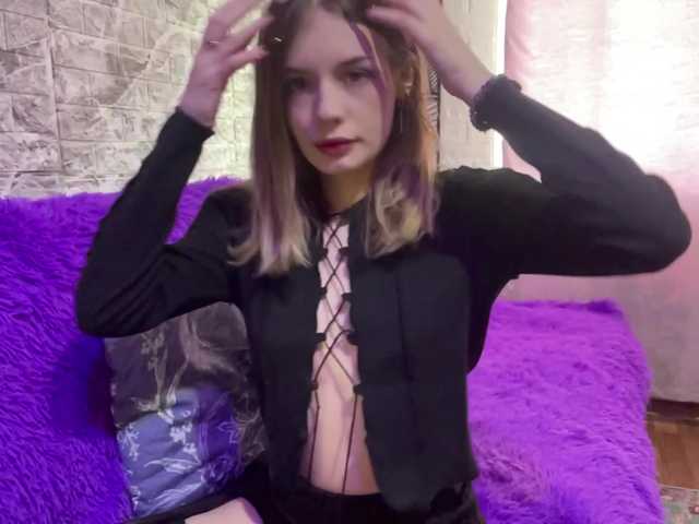 Evamiau live cam on BongaCams