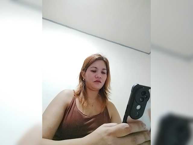 PhantomRose live webcam show