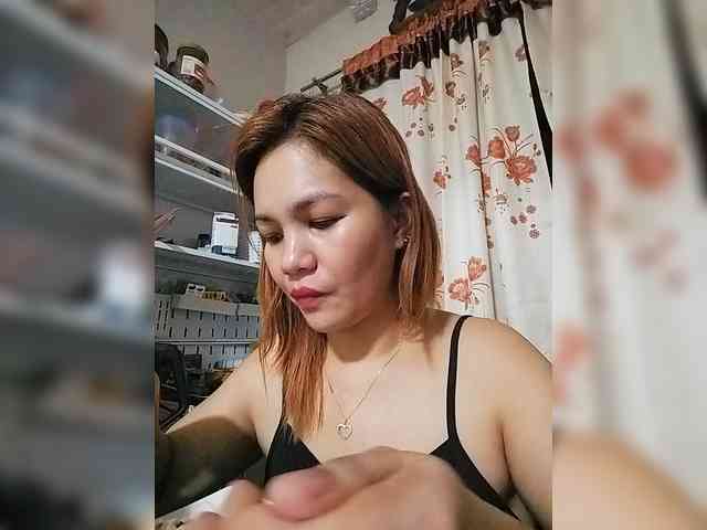 Mhyca's cam show statistics and live stream