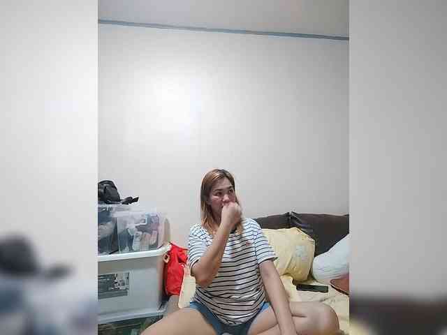 Mhyca's cam show statistics and live stream