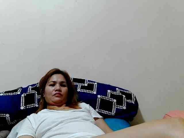 Mhyca's cam show statistics and live stream