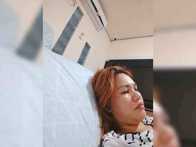 Mhyca's cam show statistics and live stream