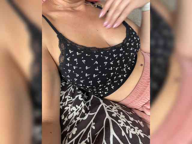 Anna0807 webcam