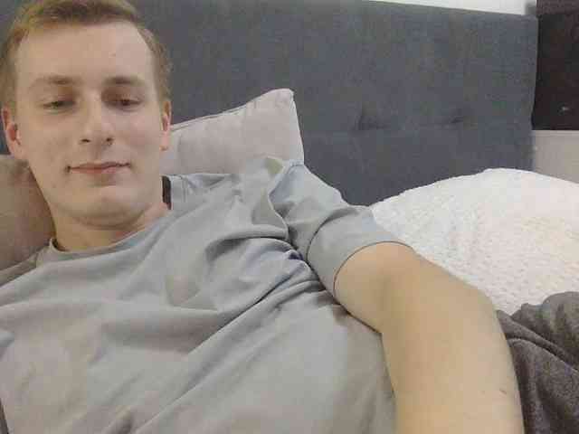 Myandy's cam show statistics and live stream