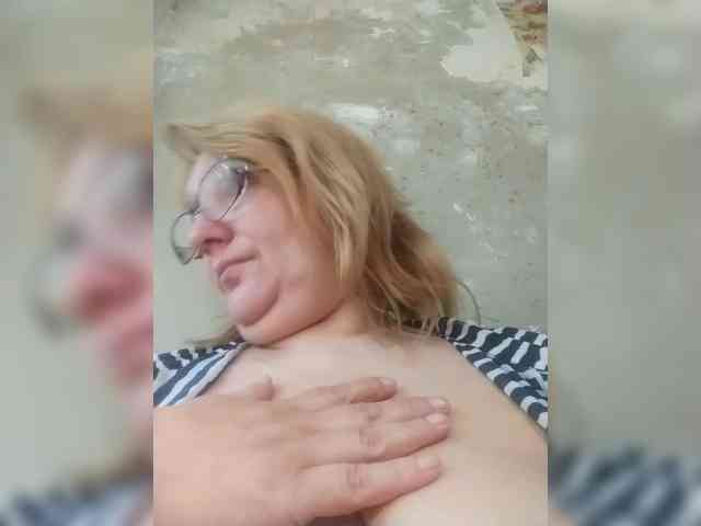 ForestLadyXL webcam