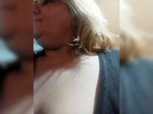 ForestLadyXL webcam