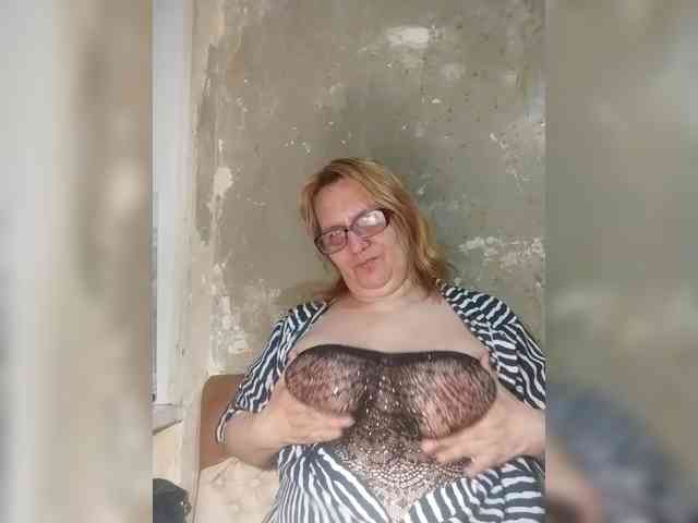 ForestLadyXL webcam