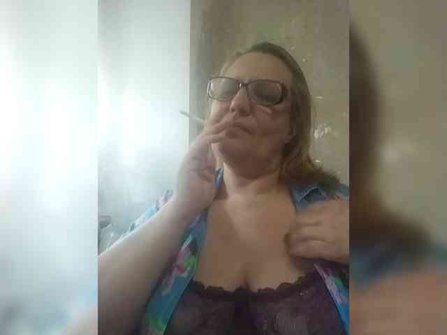 Questo modello è in diretta ora. ForestLadyXL