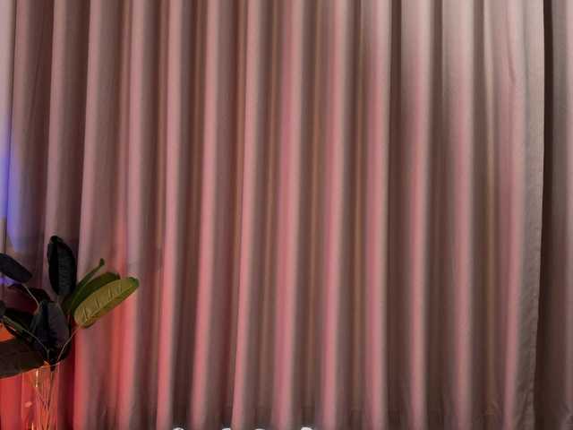 Crystalnova live cam on BongaCams