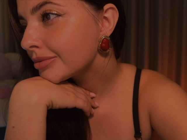 Crystalnova live cam on BongaCams