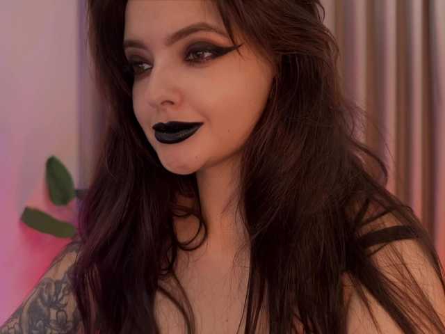 Crystalnova live on BongaCams