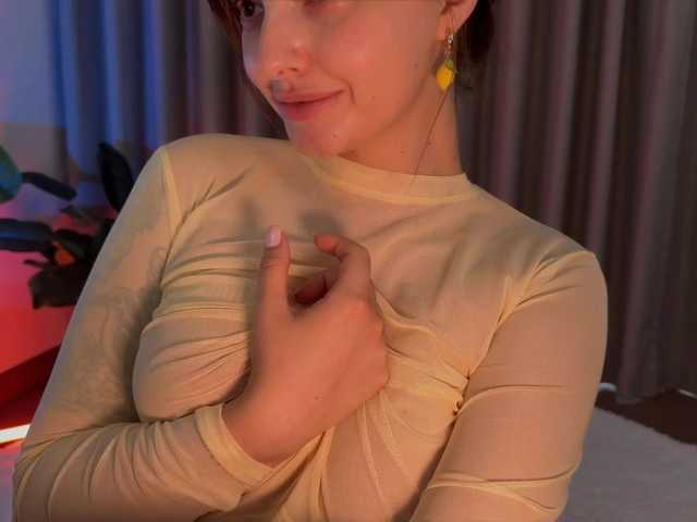 Crystalnova live cam on BongaCams