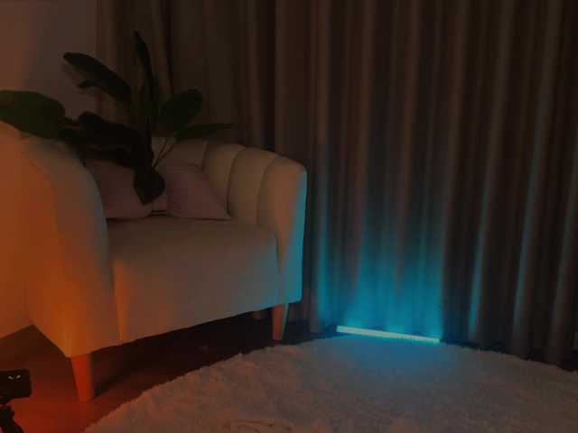 Crystalnova live cam on BongaCams