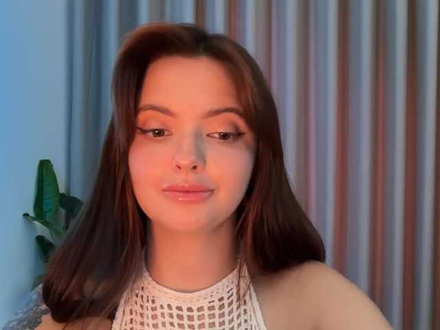 Crystalnova live cam on BongaCams