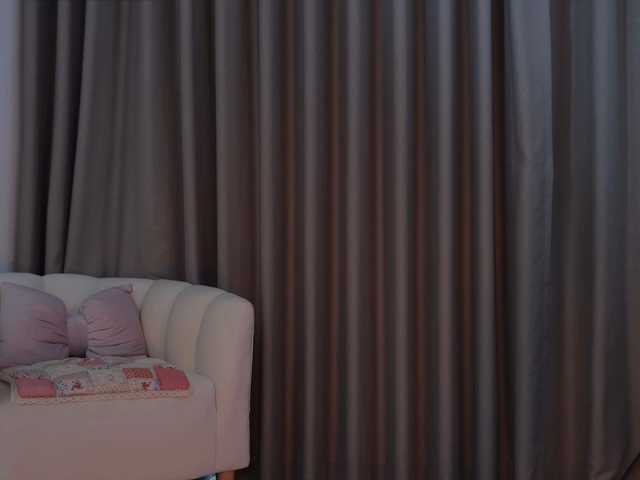 Crystalnova live cam on BongaCams