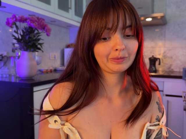 le modèle Crystalnova est en webcam porno dans un show sur le site bongacams, il possède les tags suivants: White/Caucasian,Brunette,Shaved