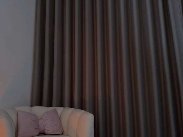 Crystalnova live cam on BongaCams