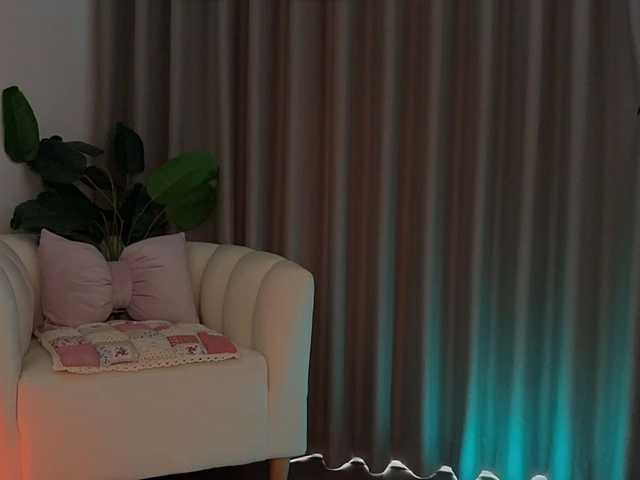 Crystalnova live cam on BongaCams