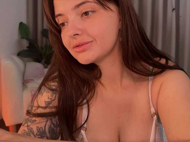Crystalnova live cam on BongaCams