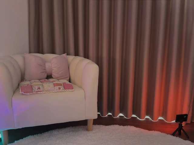 Crystalnova live cam on BongaCams