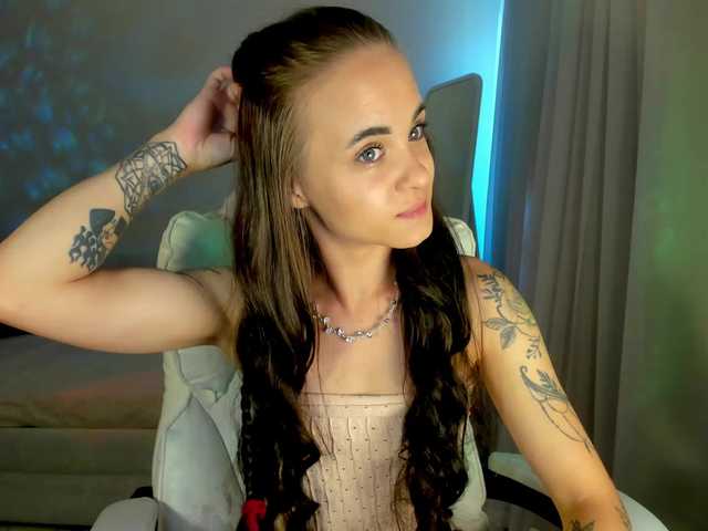 black-dollar cam belle