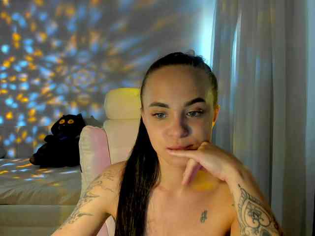 Black-Dollar webcam