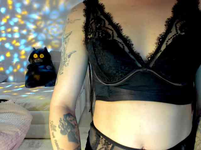 Black-Dollar webcam