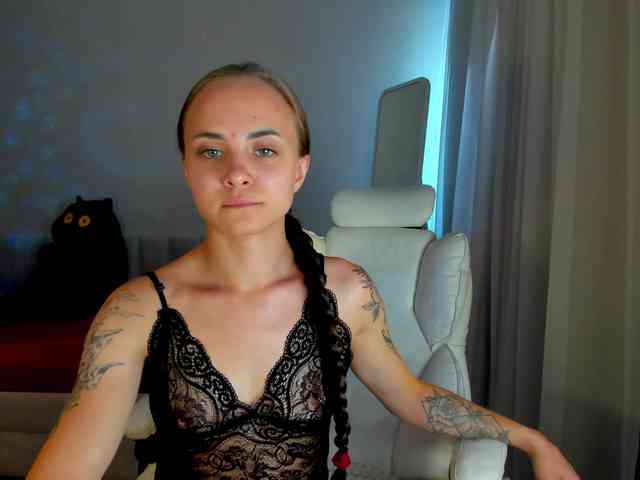 Black-Dollar webcam