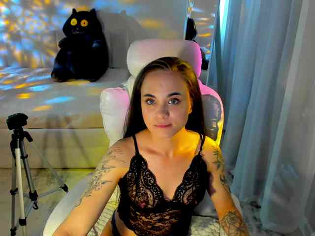 Black-Dollar webcam