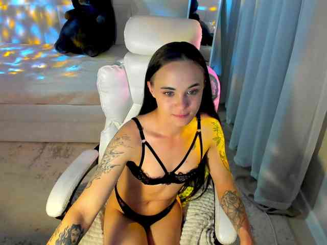 Black-Dollar webcam