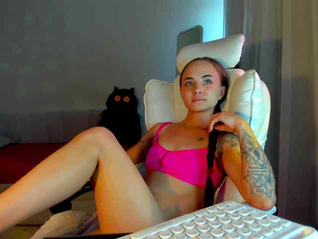 Black-Dollar webcam