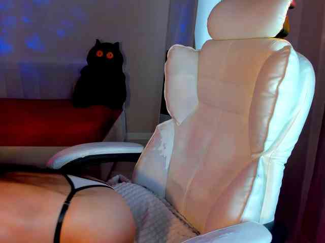 Black-Dollar webcam