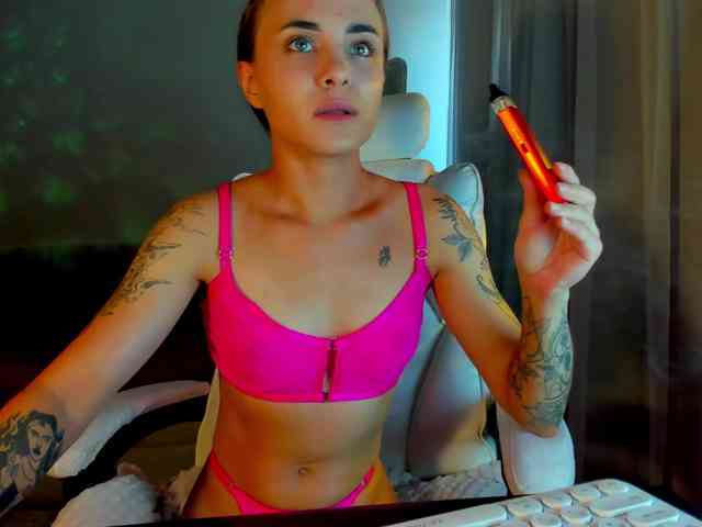 Black-Dollar webcam