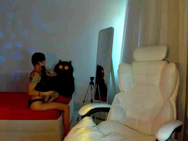 Black-Dollar webcam