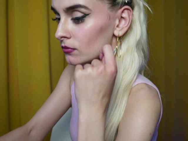 Modella: GoodToBeBad